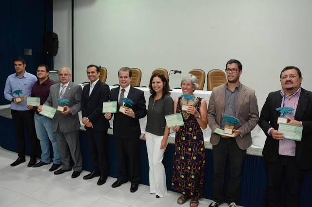 Fotos dos que receberam o prêmio Vasconcelos Sobrinho no ano de 2015